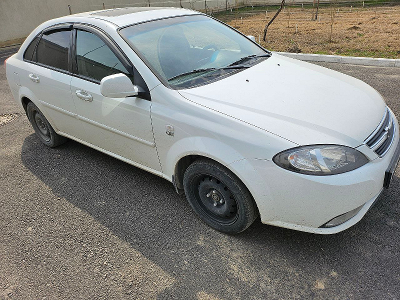 Фото лота: CHEVROLET LACETTI, фото 7 из 8