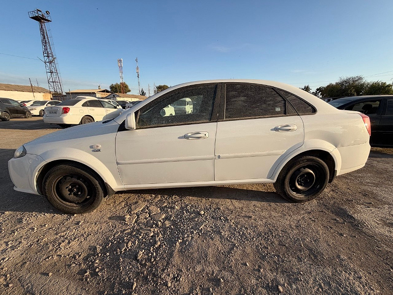 Фото лота: GM UZ LACETTI SX MT, фото 3 из 6