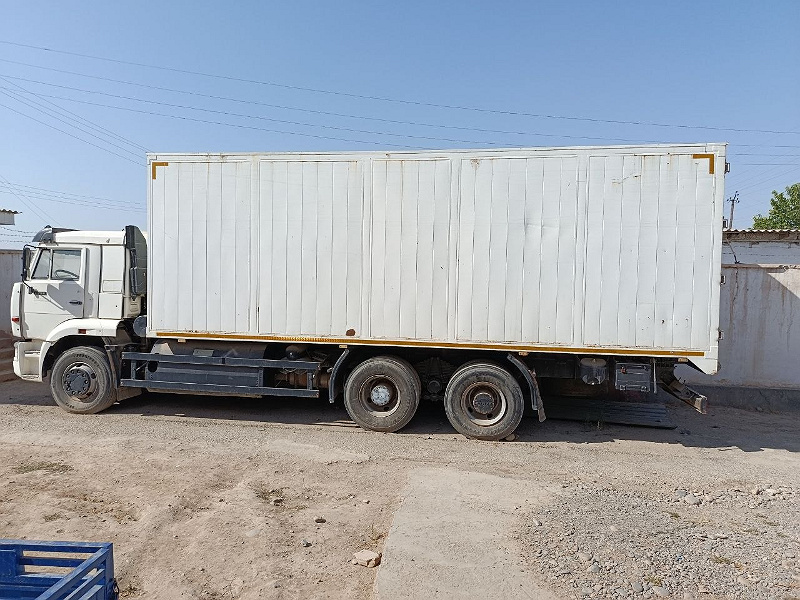 Фото лота: KAMAZ 6520 1771 6x4 UAT DTR, фото 6 из 8