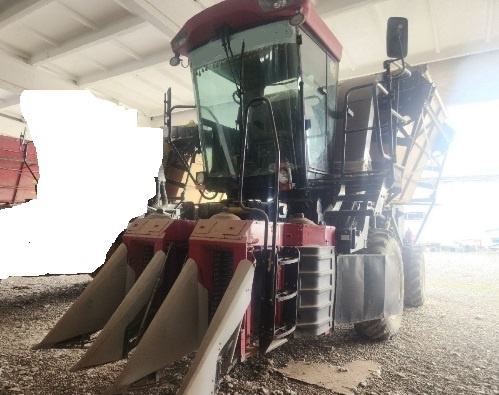 Фото лота: Traktor / Paxta terish mashinasi, фото 1 из 9