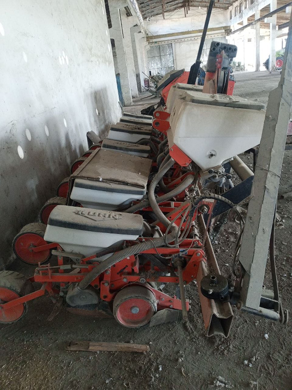 Фото лота: KUHN Planter 3M (8 qator) Penevmatik chigit ekish seyalkasi, фото 1 из 4