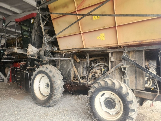 Фото лота: Traktor / Paxta terish mashinasi, фото 6 из 9
