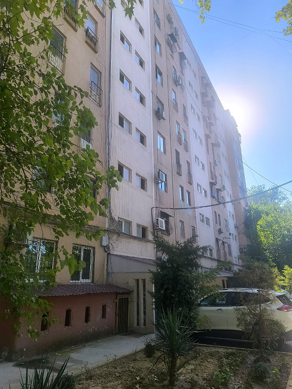 Фото лота: Квартира в многоэтажном доме, фото 1 из 14