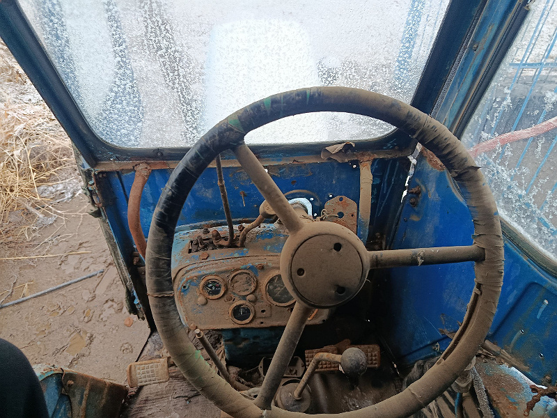 Фото лота: Traktor T-28X4MC, фото 6 из 6