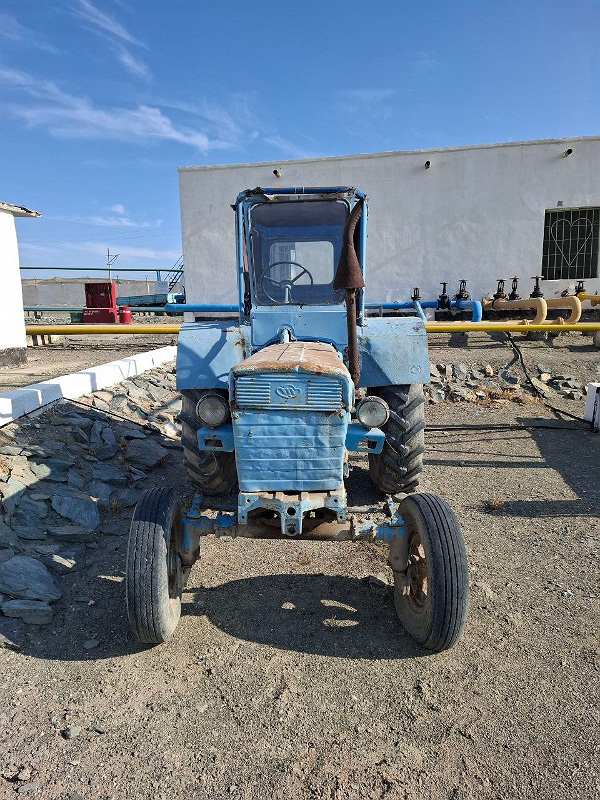 Фото лота: Traktor T-28X4MC, фото 2 из 4