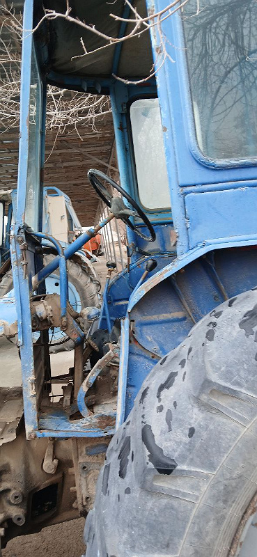 Фото лота: Traktor T-28X4MC, фото 2 из 6