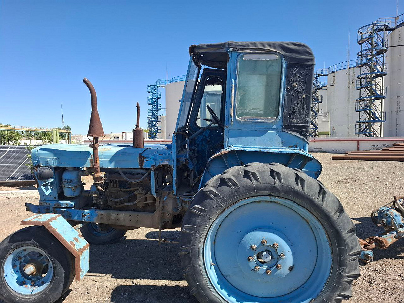 Фото лота: Traktor T-28X4MC, фото 1 из 4