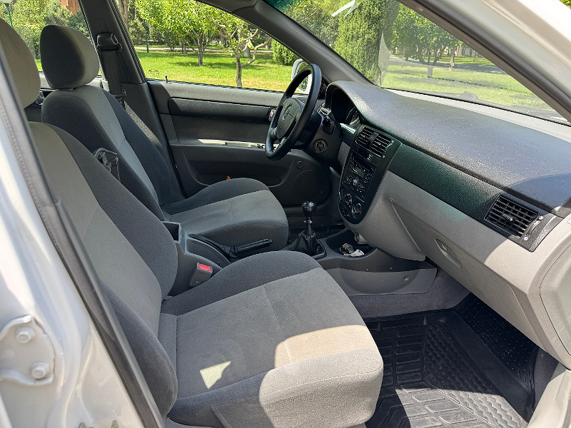Фото лота: CHEVROLET LACETTI, фото 6 из 10