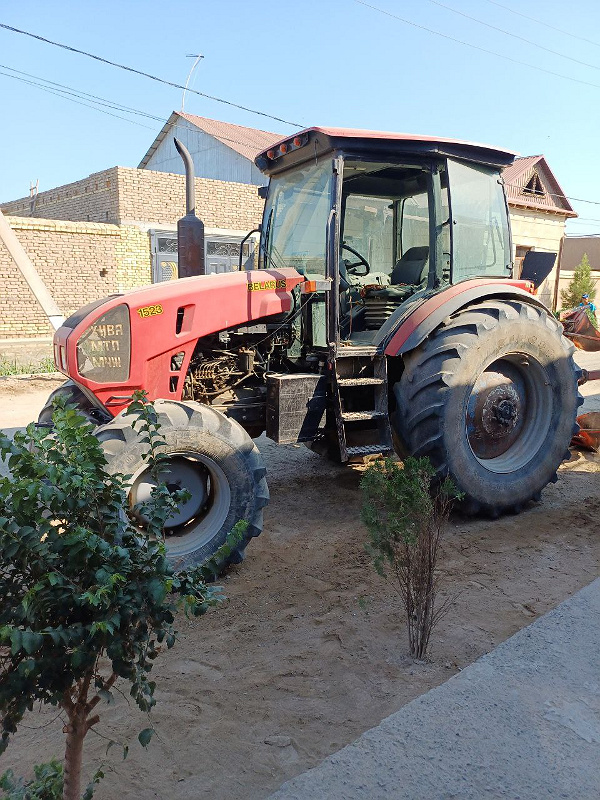 Фото лота: Traktor Belarus-1523 Omoch Multi -Master 123, фото 4 из 6