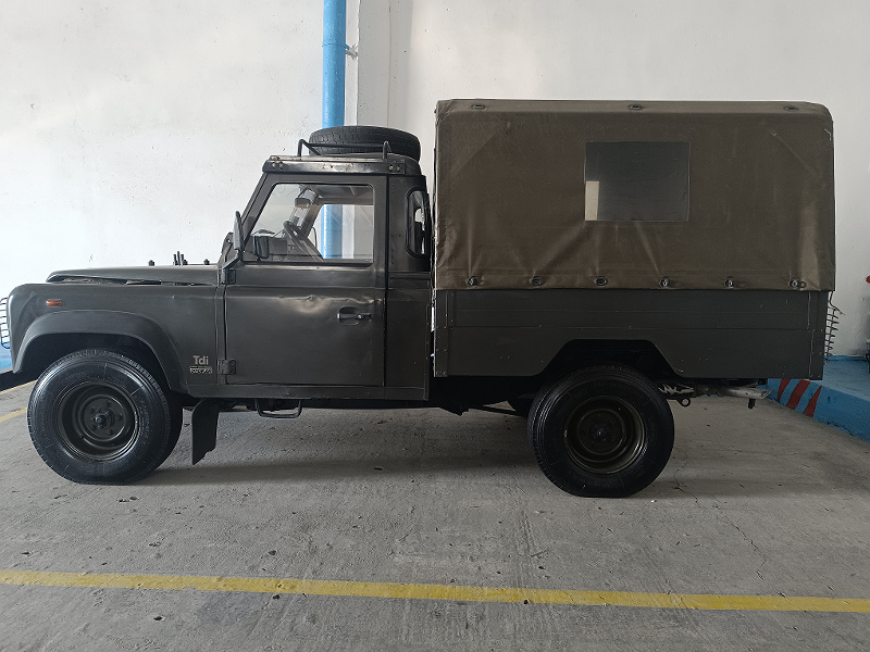 Фото лота: Land Rover 110, фото 5 из 6