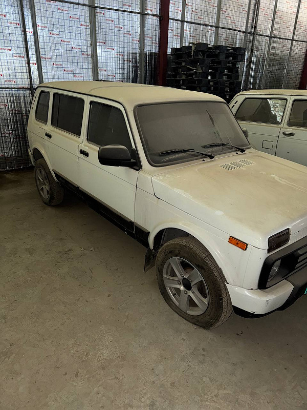 Фото лота: LADA NIVA 4x4, фото 8 из 10