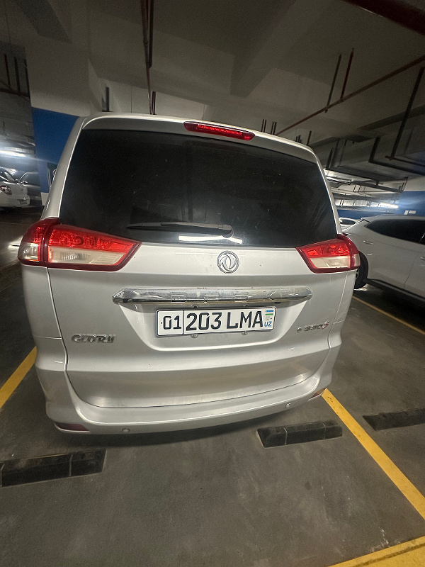 Фото лота: DONGFENG GLORY 330S DXK6440AFF, фото 6 из 8