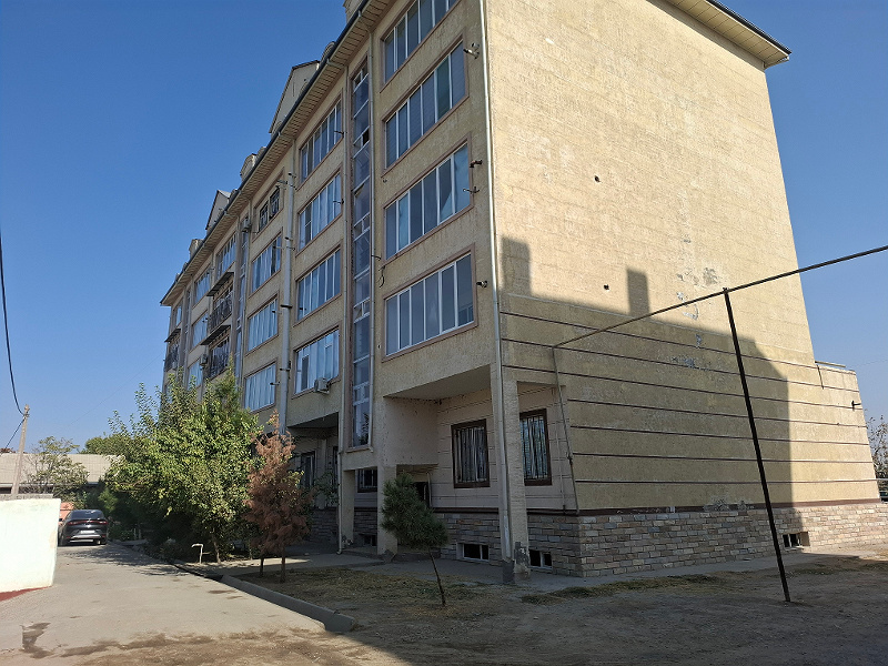 Фото лота: Квартира в многоэтажном доме, фото 1 из 8