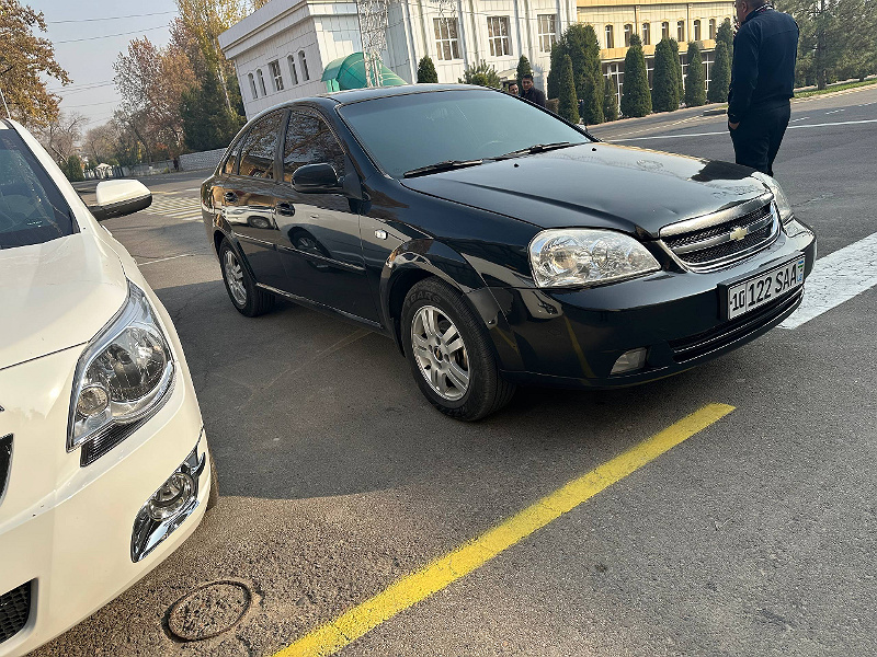 Фото лота: CHEVROLET OPTRA, фото 4 из 7