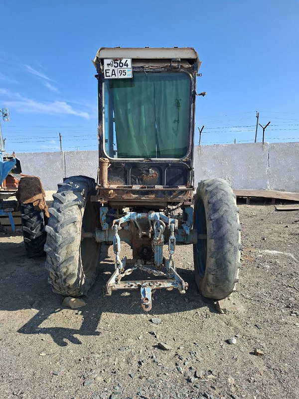 Фото лота: Traktor T-28X4MC, фото 2 из 4