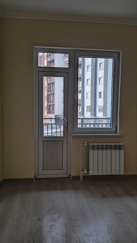 Фото лота: Квартира в многоэтажном доме, фото 2 из 9