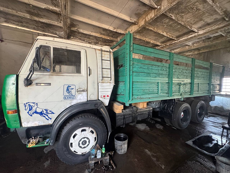 Фото лота: KAMAZ 53212, фото 9 из 11