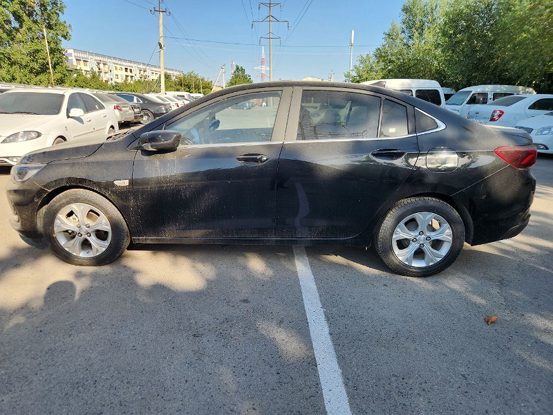 Фото лота: CHEVROLET ONIX, фото 11 из 14