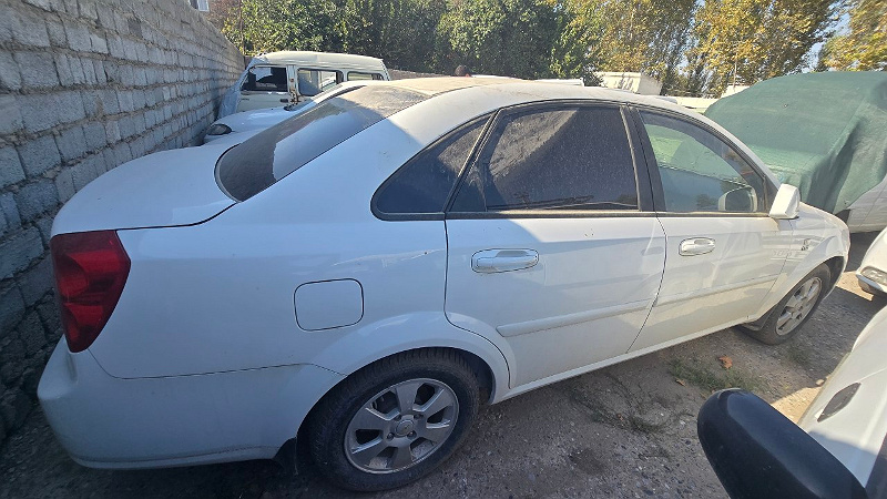 Фото лота: CHEVROLET LACETTI, фото 2 из 10