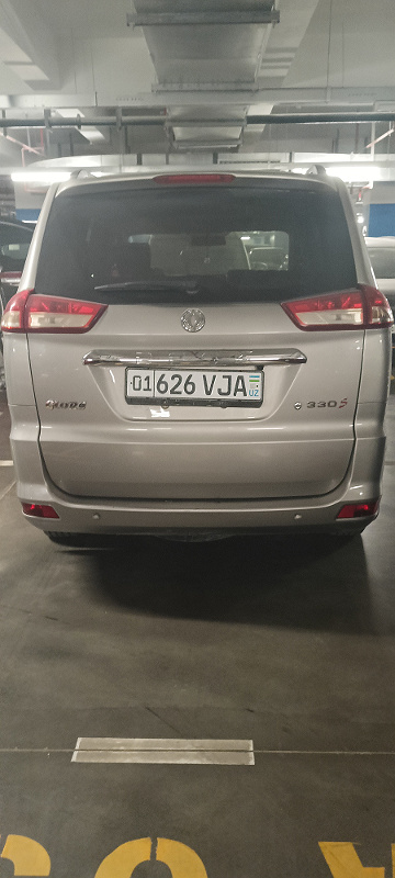 Фото лота: DONGFENG GLORY 330S DXK6440AFF, фото 5 из 7
