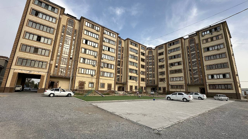 Фото лота: Квартира в многоэтажном доме, фото 1 из 9