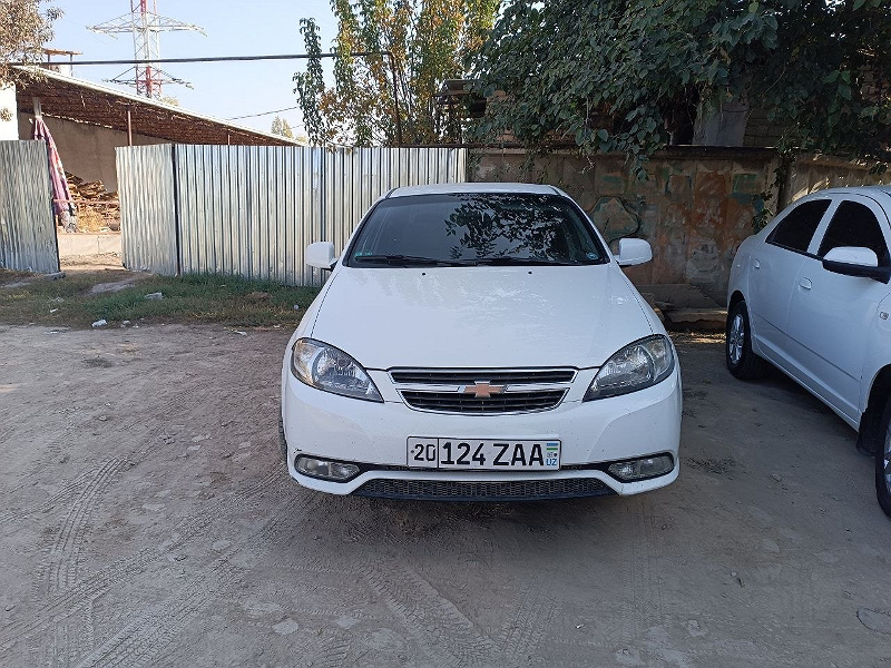 Фото лота: UZAUTOMOTORS LACETTI, фото 1 из 10