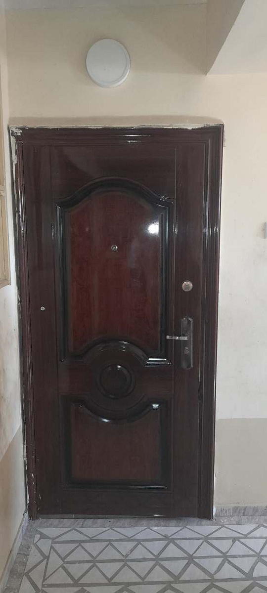 Ko'p qavatli uydagi xonadon