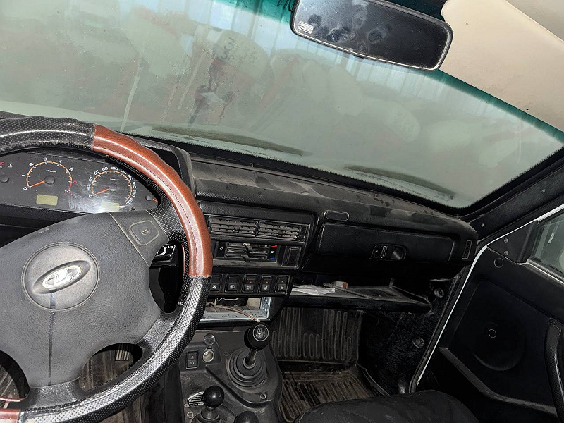 Фото лота: LADA NIVA 4x4, фото 5 из 10