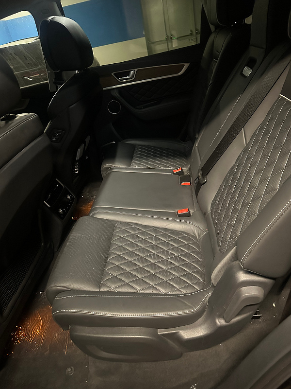 Фото лота: HONGQI HS7 FLAG AWD, фото 10 из 12