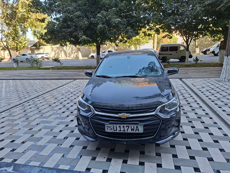 Фото лота: CHEVROLET ONIX LTZ TURBO AT, фото 1 из 7
