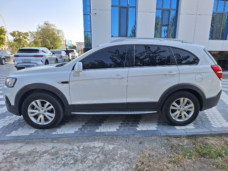 Фото лота: CHEVROLET CAPTIVA, фото 8 из 9