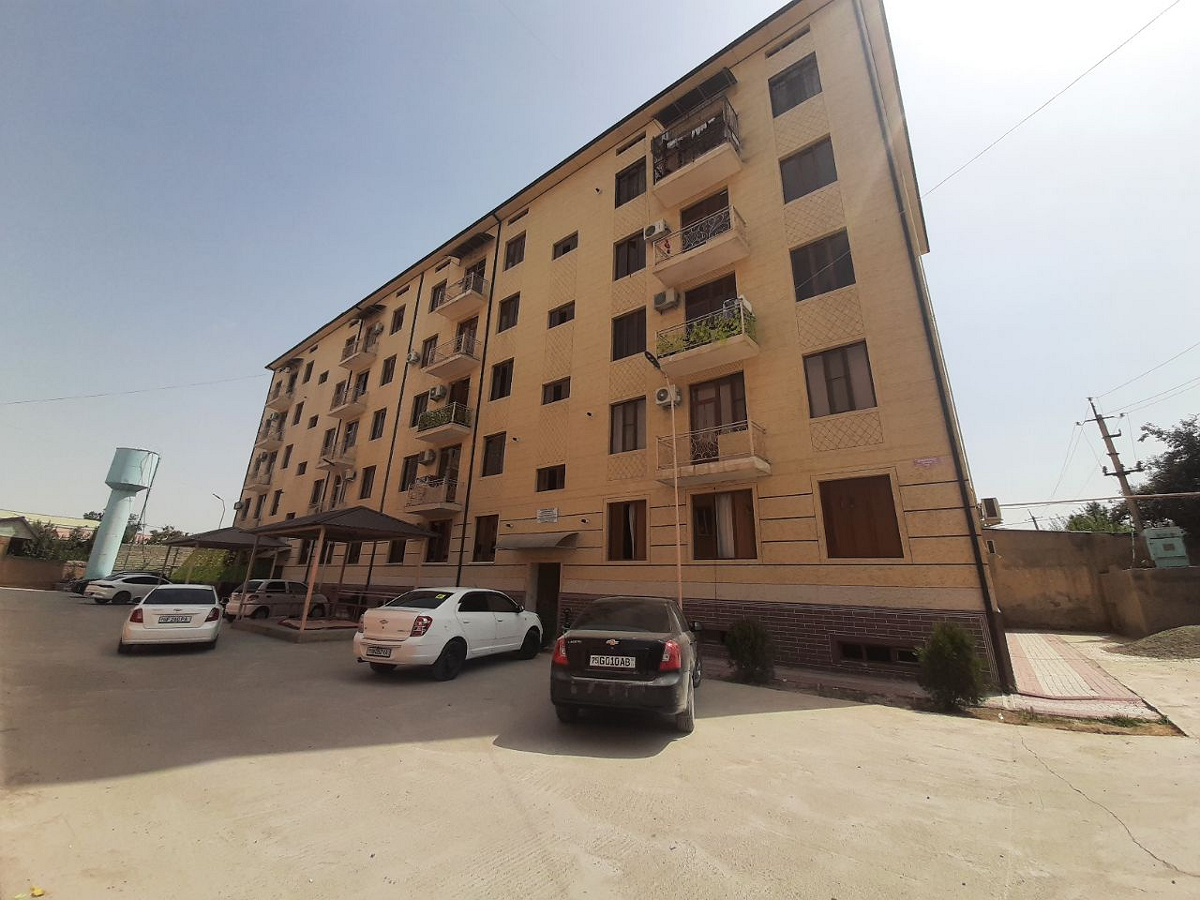 Ko'p qavatli uydagi xonadon