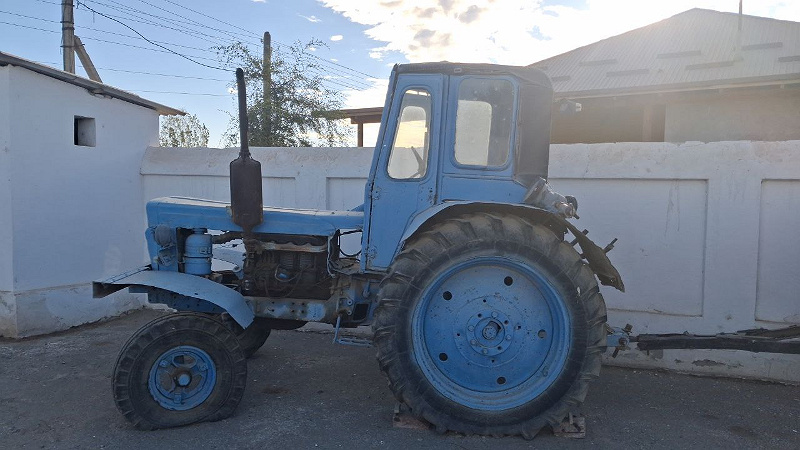 Фото лота: Traktor T-28X4MC, фото 2 из 4