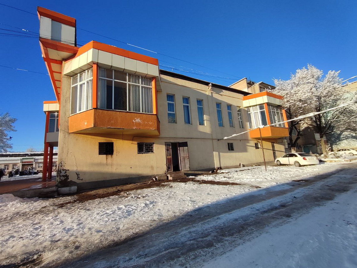Kafe va dukon binosi