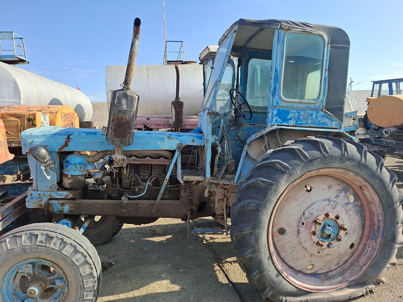 Фото лота: Traktor T-28X4MC, фото 4 из 4