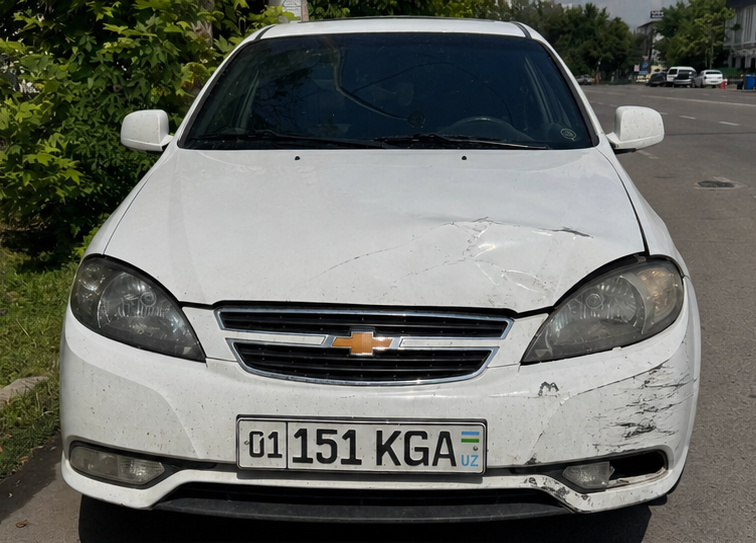 Фото лота: Chevrolet Lacetti 2, фото 1 из 10