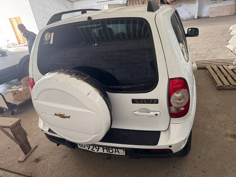 Фото лота: CHEVROLET NIVA 21230055GLC, фото 7 из 9
