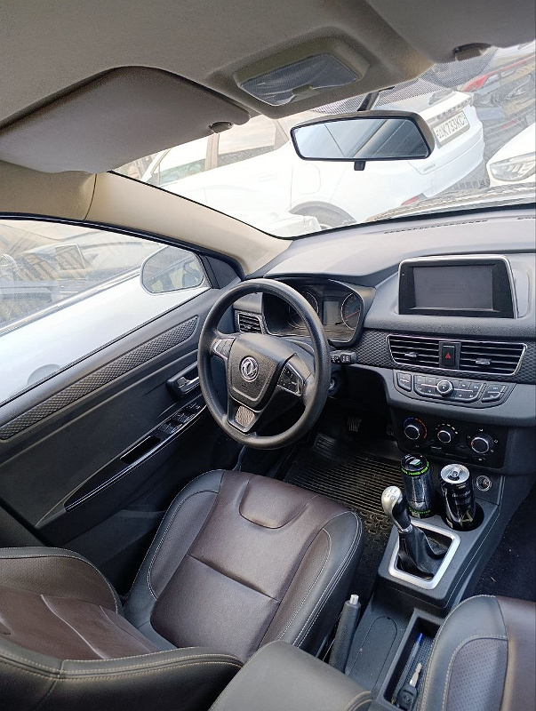 Фото лота: DONGFENG GLORY 330S DXK6440AFF, фото 7 из 9