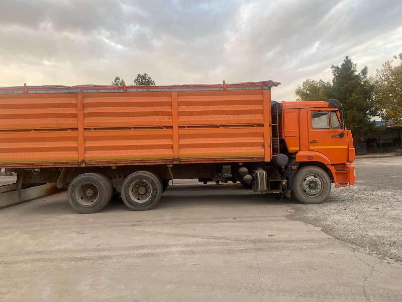 Фото лота: KAMAZ 336944 Gruzovik, фото 4 из 4