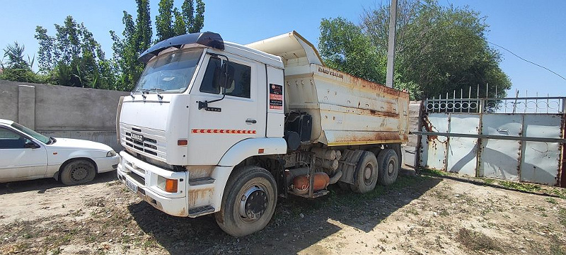Фото лота: KAMAZ 6520 1043 6X4, фото 5 из 5