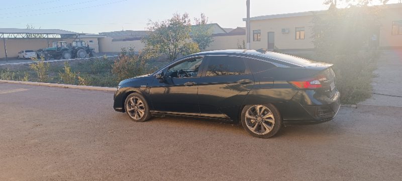 Фото лота: Honda Clarity, фото 4 из 9