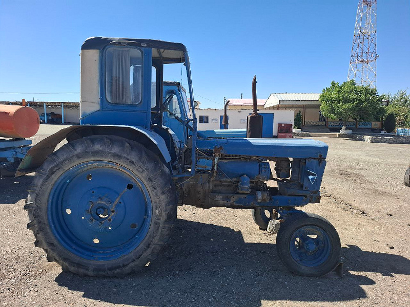 Фото лота: Traktor T-28X4MC, фото 1 из 4