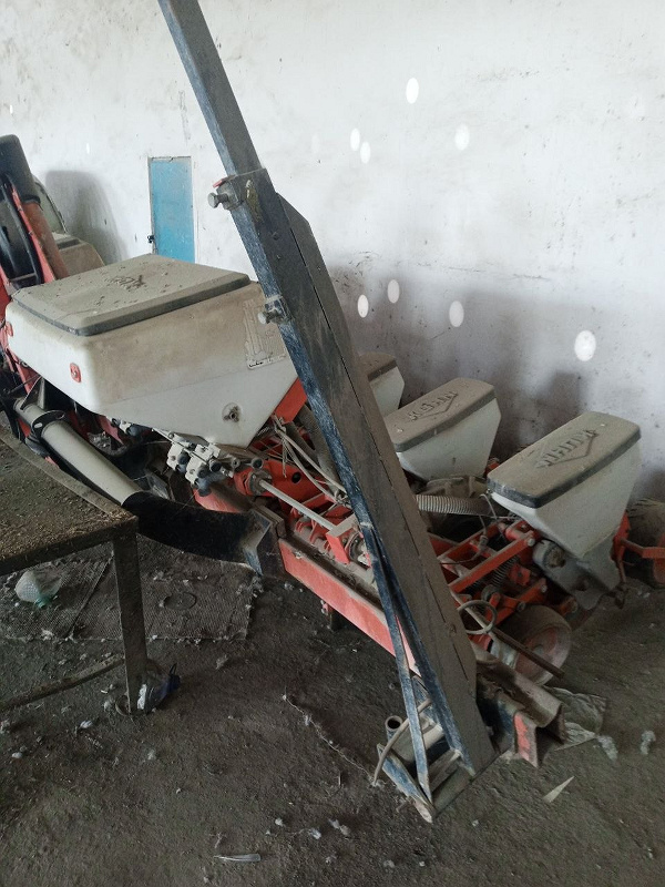 Фото лота: KUHN Planter 3M (8 qator) Penevmatik chigit ekish seyalkasi, фото 2 из 4