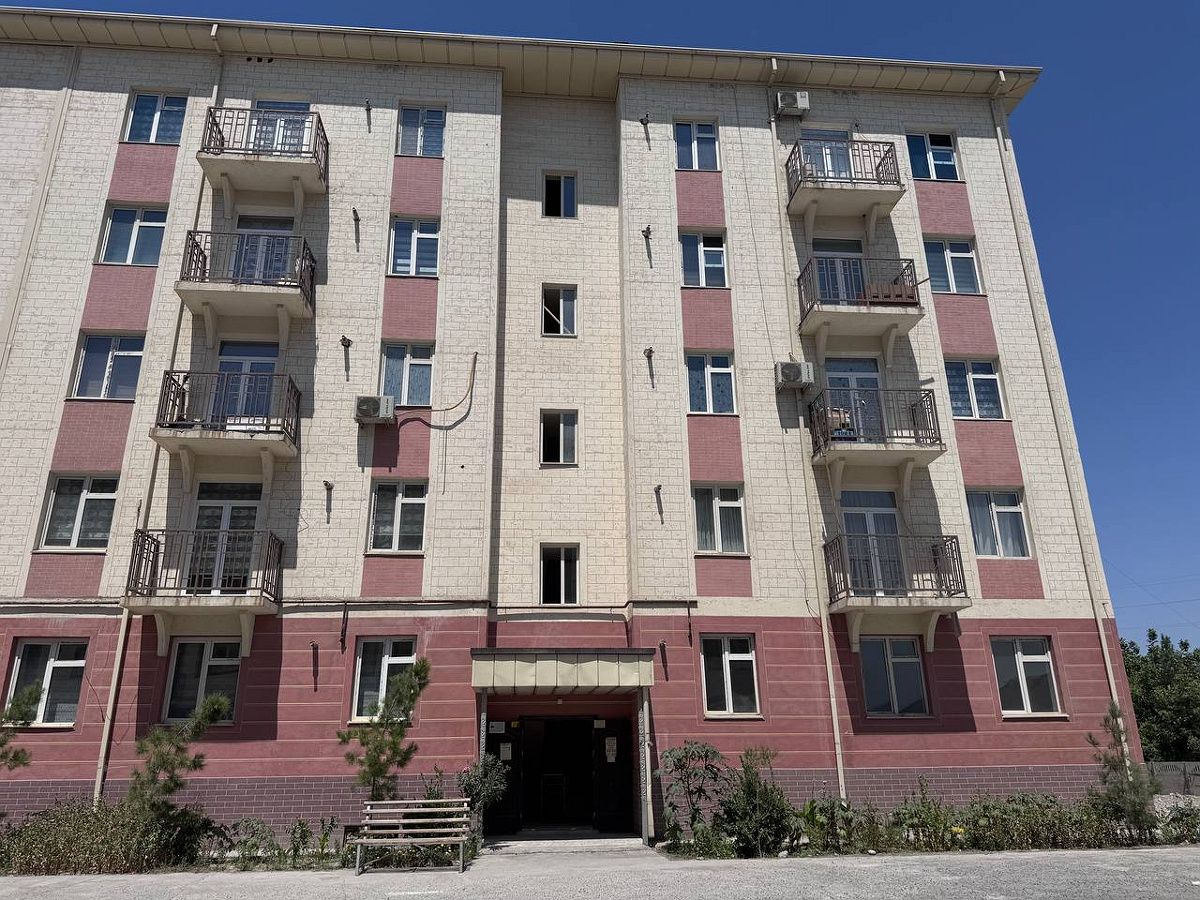 Ko'p qavatli uydagi xonadon