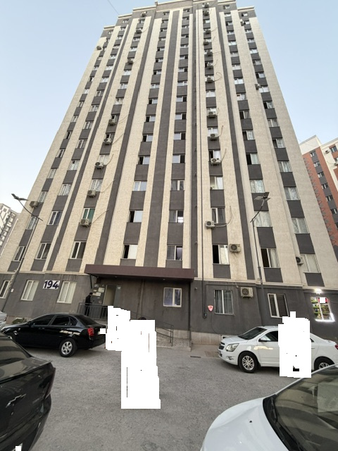 Фото лота: Квартира в многоэтажном доме, фото 1 из 7