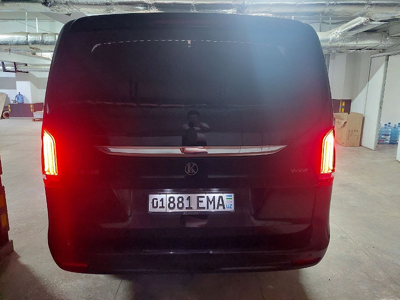 Фото лота: Mersedes Benz V Klass V300D, фото 20 из 20