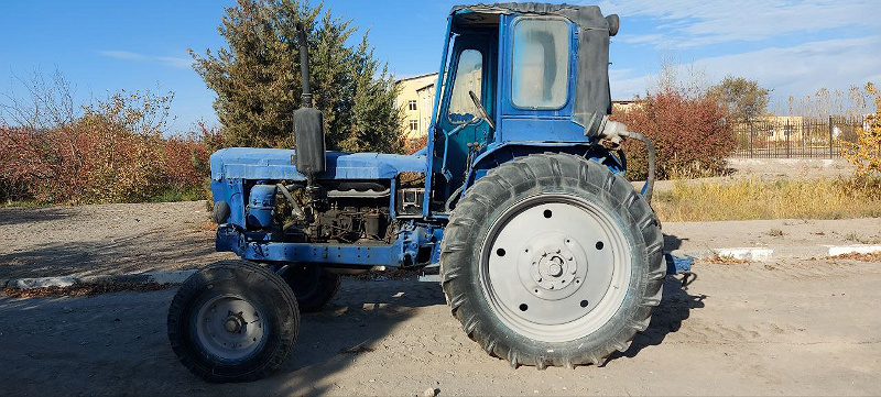 Фото лота: Traktor T-28X4MC, фото 3 из 4