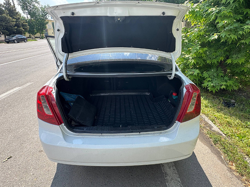 Фото лота: Chevrolet Lacetti 2, фото 4 из 10