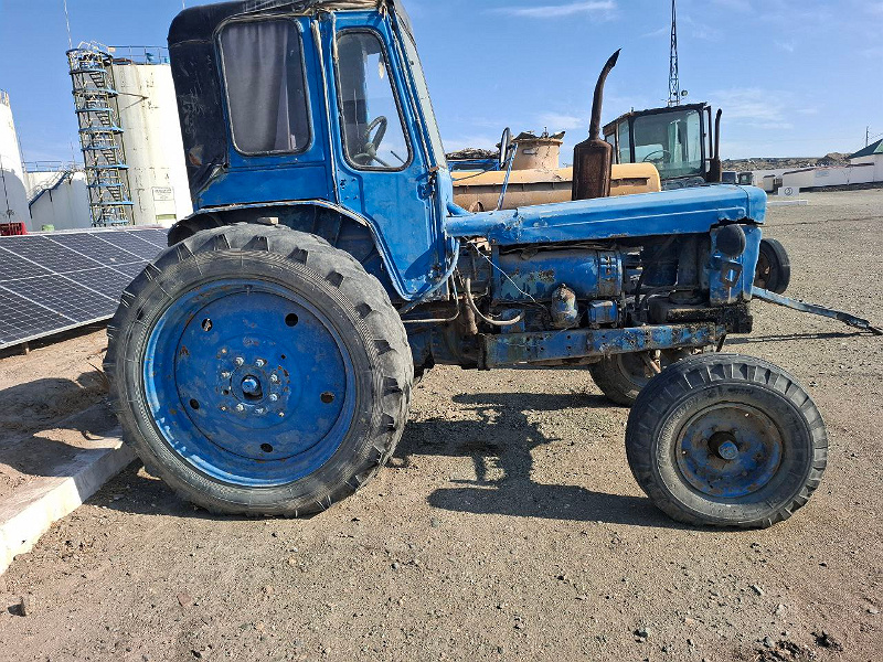 Фото лота: Traktor T-28X4MC, фото 3 из 4