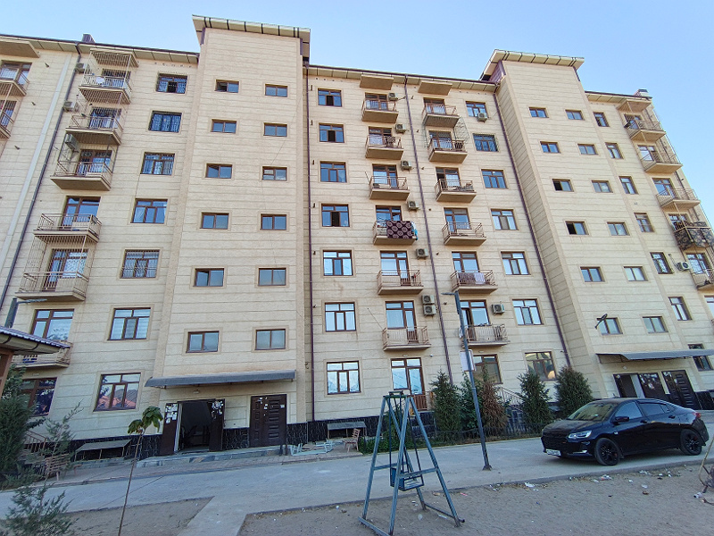 Фото лота: Квартира в многоэтажном доме, фото 1 из 15